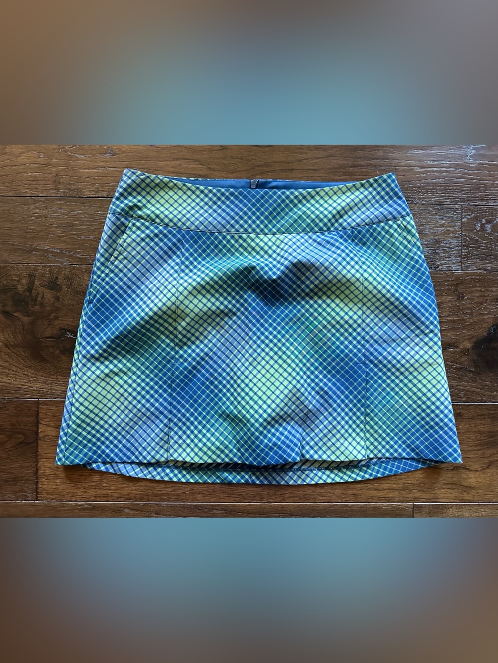 Nike Golf Women’s Blue and Lime Plaid Women's Skirt- size 10/M